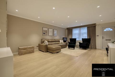 3 bedroom end of terrace house for sale, Chigwell IG7