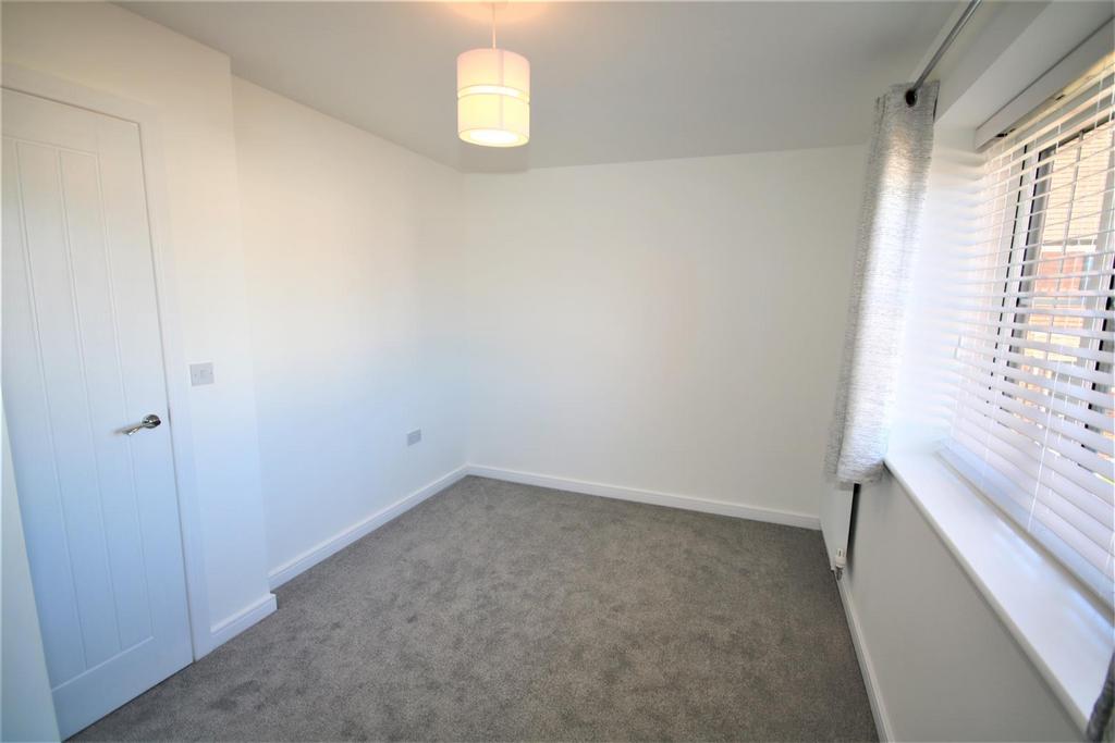 Bedroom 2b.JPG