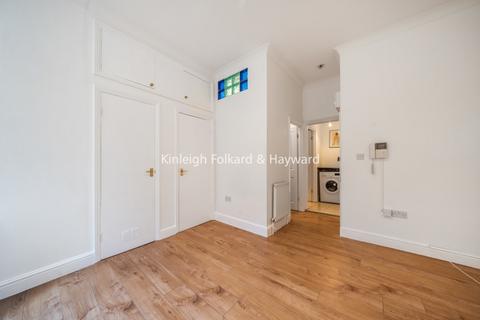 Studio to rent, Rosendale Road London SE21