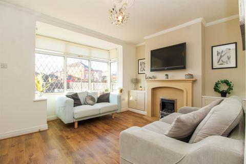 3 bedroom semi-detached house for sale, Leeds Road, Lofthouse WF3