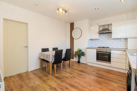 26 Leeds Road, Lofthouse, Wakefield, WF3 3EX