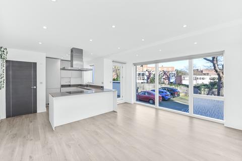 2 bedroom apartment to rent, Pine Ridge, Forest Hill SE23