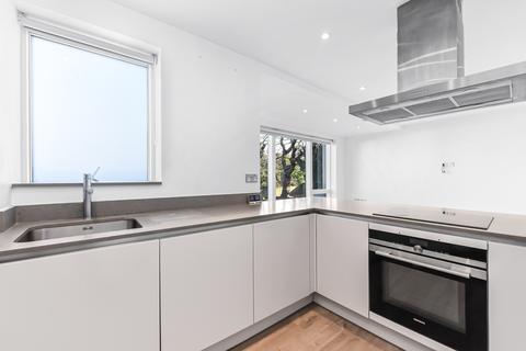 2 bedroom apartment to rent, Pine Ridge, Forest Hill SE23