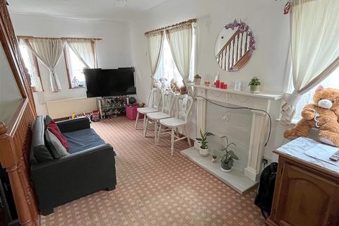 2 bedroom house for sale, Lake Street, Dartmouth