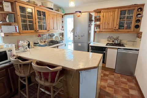 2 bedroom house for sale, Lake Street, Dartmouth