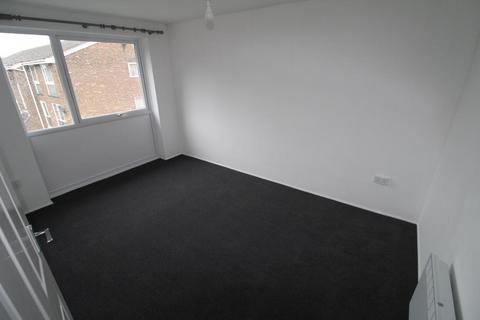 2 bedroom flat to rent, The Mall, Dunstable