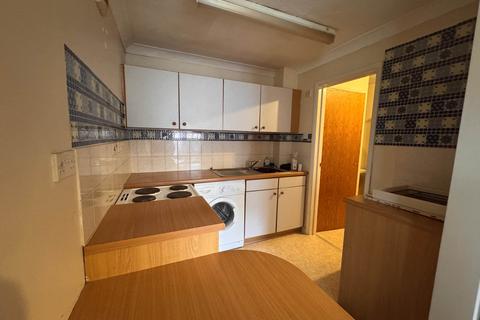 Studio to rent, Heygate House, James Street, Rochester