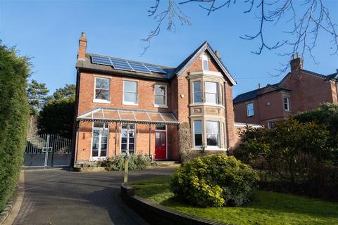 5 bedroom detached house for sale, Clay Street, Burton-On-Trent DE15