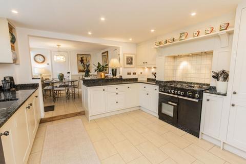 6 bedroom semi-detached house for sale, An Elegant Six Bedroom House in Hawkhurst