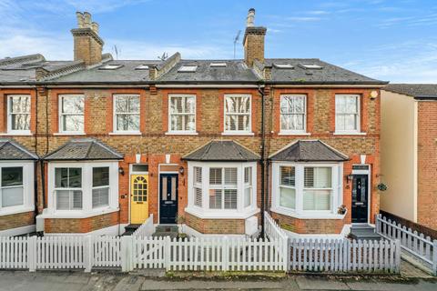 3 bedroom terraced house for sale, Station Road, Claygate, KT10