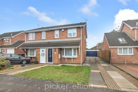 3 bedroom semi-detached house to rent, Bosworth Close, Hinckley LE10