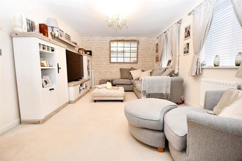 36 Centenary Way, Threemilestone, Truro, TR3 6FH