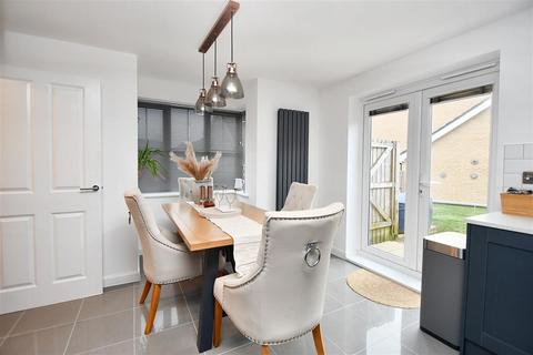 36 Centenary Way, Threemilestone, Truro, TR3 6FH