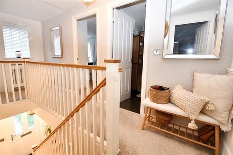 36 Centenary Way, Threemilestone, Truro, TR3 6FH