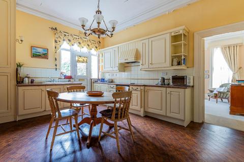 2 bedroom apartment for sale, Beach Road, Penarth CF64