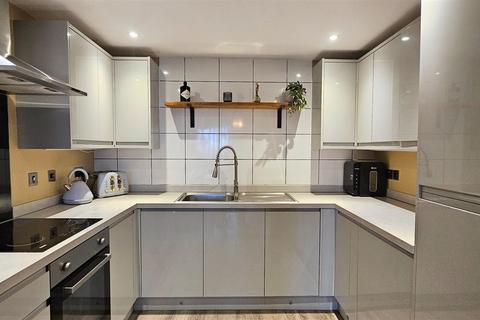 2 bedroom apartment for sale, Waterside Court, Dock Tavern Lane, Gorleston