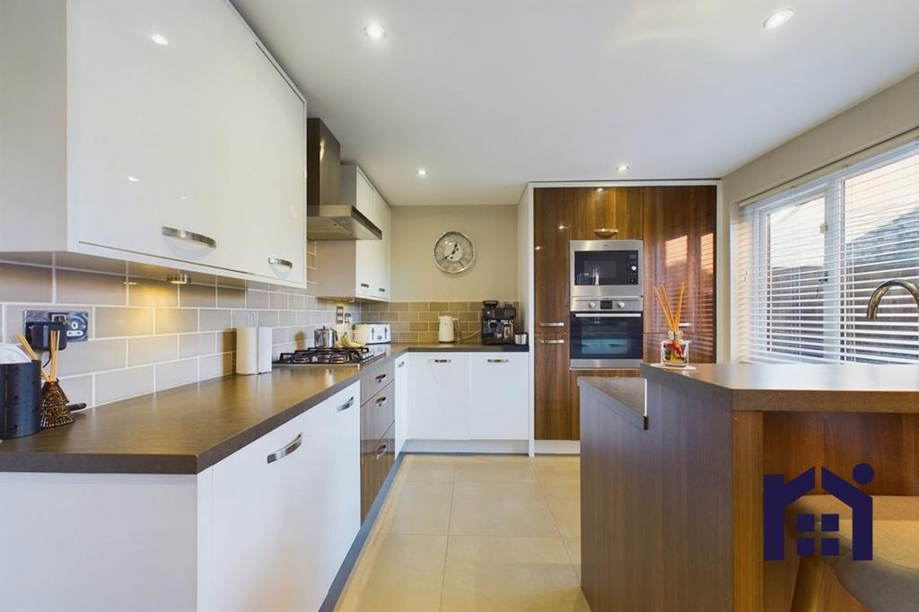 Dining kitchen