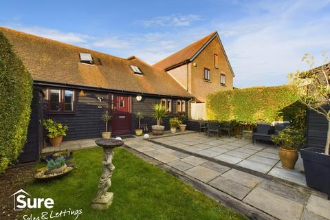 2 bedroom barn conversion to rent, Brownlow Farm Barns, Pouchen End Lane, Hemel Hempstead, Hertfordshire, HP1 2SN