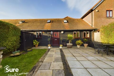 2 bedroom barn conversion to rent, Brownlow Farm Barns, Pouchen End Lane, Hemel Hempstead, Hertfordshire, HP1 2SN