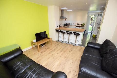 6 bedroom house to rent, Heeley Road, Birmingham B29