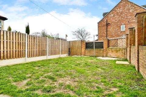 3 bedroom end of terrace house for sale, Parkgate, Goldthorpe, Rotherham