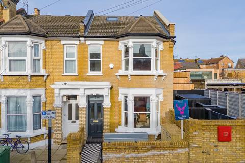 3 bedroom end of terrace house for sale, Balmoral Road, London