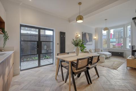 3 bedroom end of terrace house for sale, Balmoral Road, London