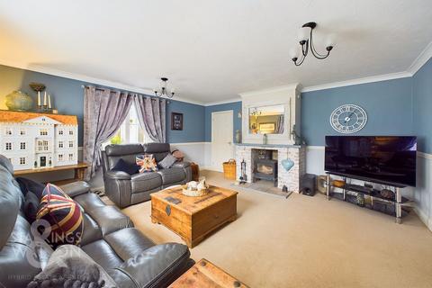 4 bedroom detached house for sale, The Street, Norwich NR14