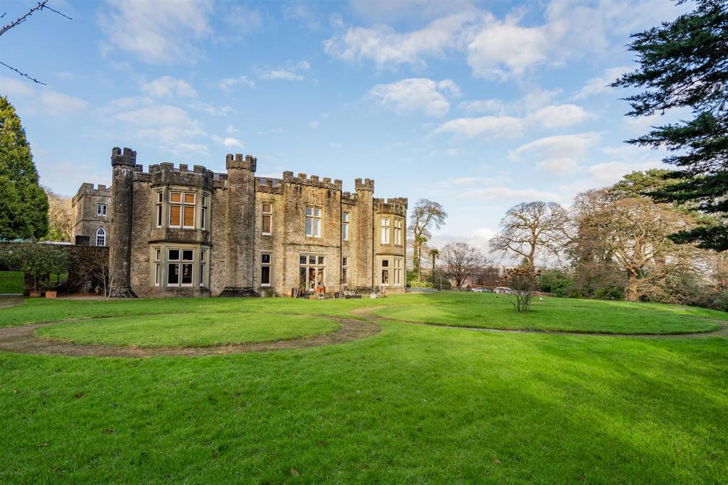 A page   6 Clyne Castle - Web-29.jpg