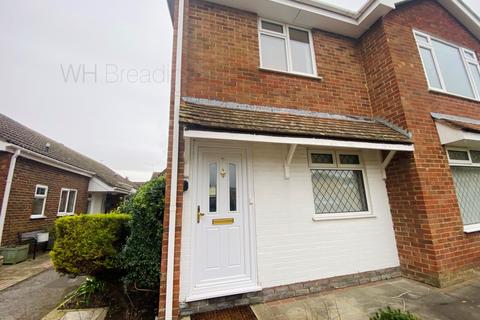 2 bedroom maisonette to rent, Ellison Court, Faversham ME13