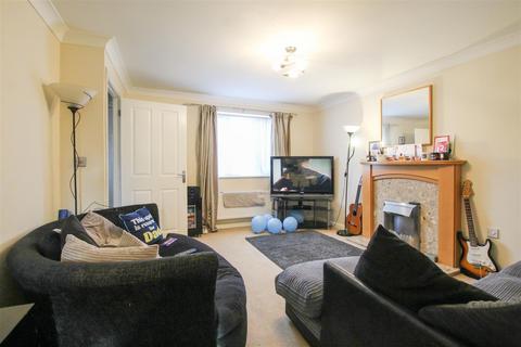 3 bedroom terraced house to rent, Saxon Close, Cambridge CB24