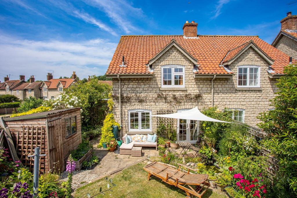 8 Hall Farm Cottage - Externals-M94 A6109.jpg