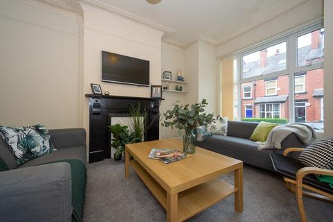 1 bedroom in a house share to rent, 16 Hessle Terrace, Hyde Park, Leeds, LS6 1EQ