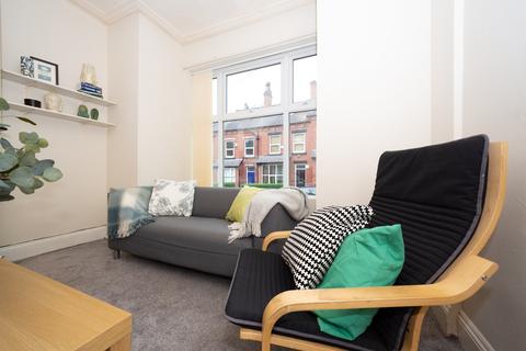 1 bedroom in a house share to rent, 16 Hessle Terrace, Hyde Park, Leeds, LS6 1EQ