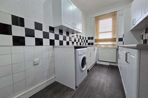 1 bedroom ground floor flat to rent, 15b Adelaide Street, Helensburgh G84 7DL