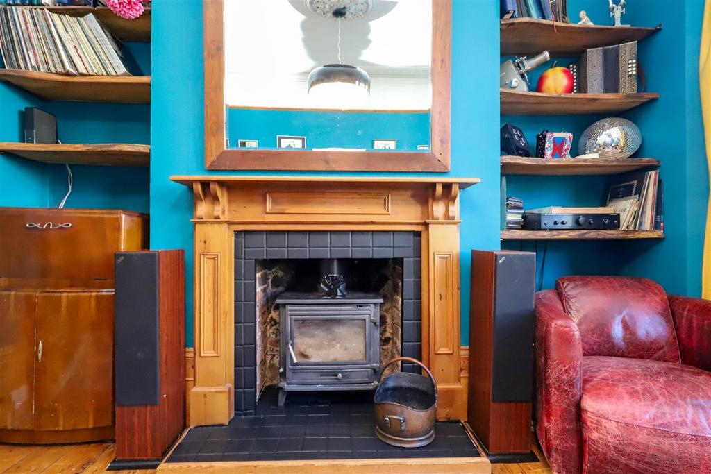 Nicholas james springfield rd fire place.jpg