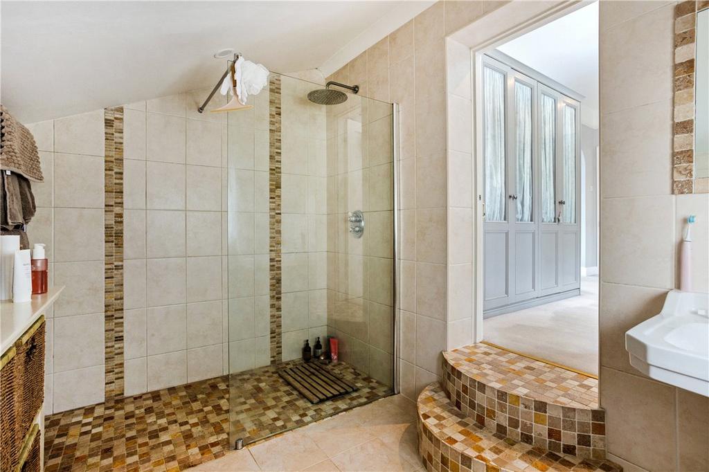Main Ensuite