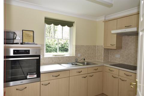 1 bedroom apartment for sale, Massetts Road, Surrey RH6