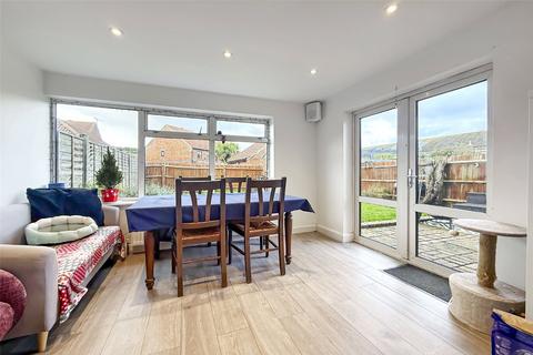 8 Biscay Close, Littlehampton, BN17 6SW