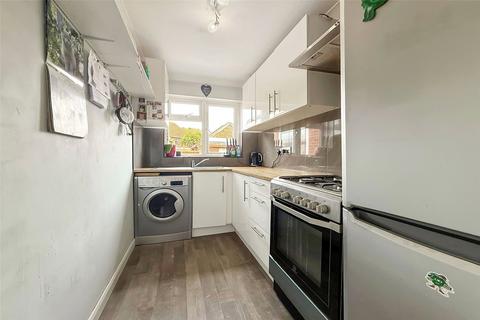 8 Biscay Close, Littlehampton, BN17 6SW