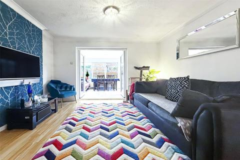 8 Biscay Close, Littlehampton, BN17 6SW