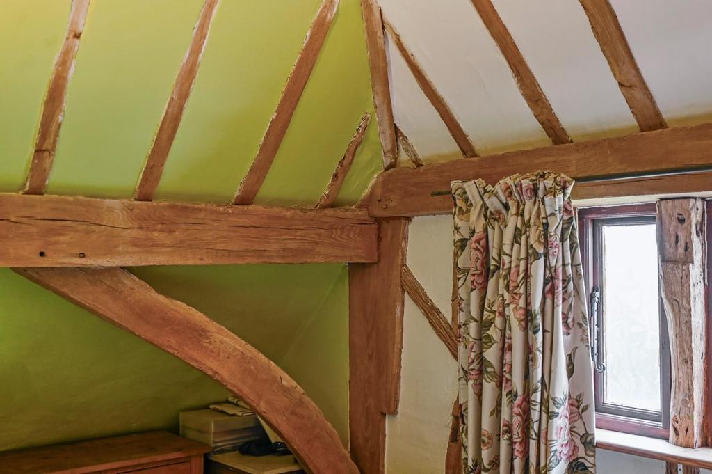 Silks Barn Ph18.jpg