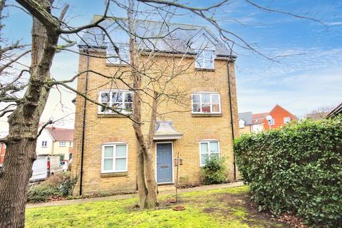 2 bedroom ground floor flat to rent, Hazel Close, Noak Bridge