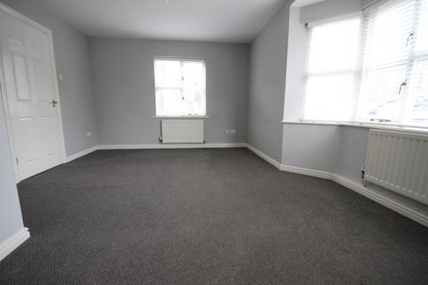 2 bedroom ground floor flat to rent, Hazel Close, Noak Bridge