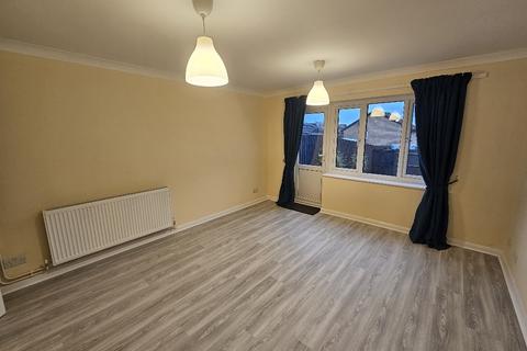 2 bedroom terraced house to rent, Bettina Crescent