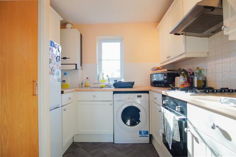 2 bedroom flat to rent, Portland Court, Bristol BS16