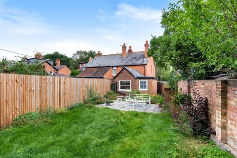 13 Oliver Road, Ascot, SL5 9DN