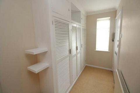 12 Geddy Court, Romford, RM2 6BE