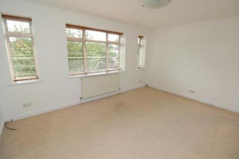 12 Geddy Court, Romford, RM2 6BE