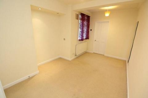 12 Geddy Court, Romford, RM2 6BE